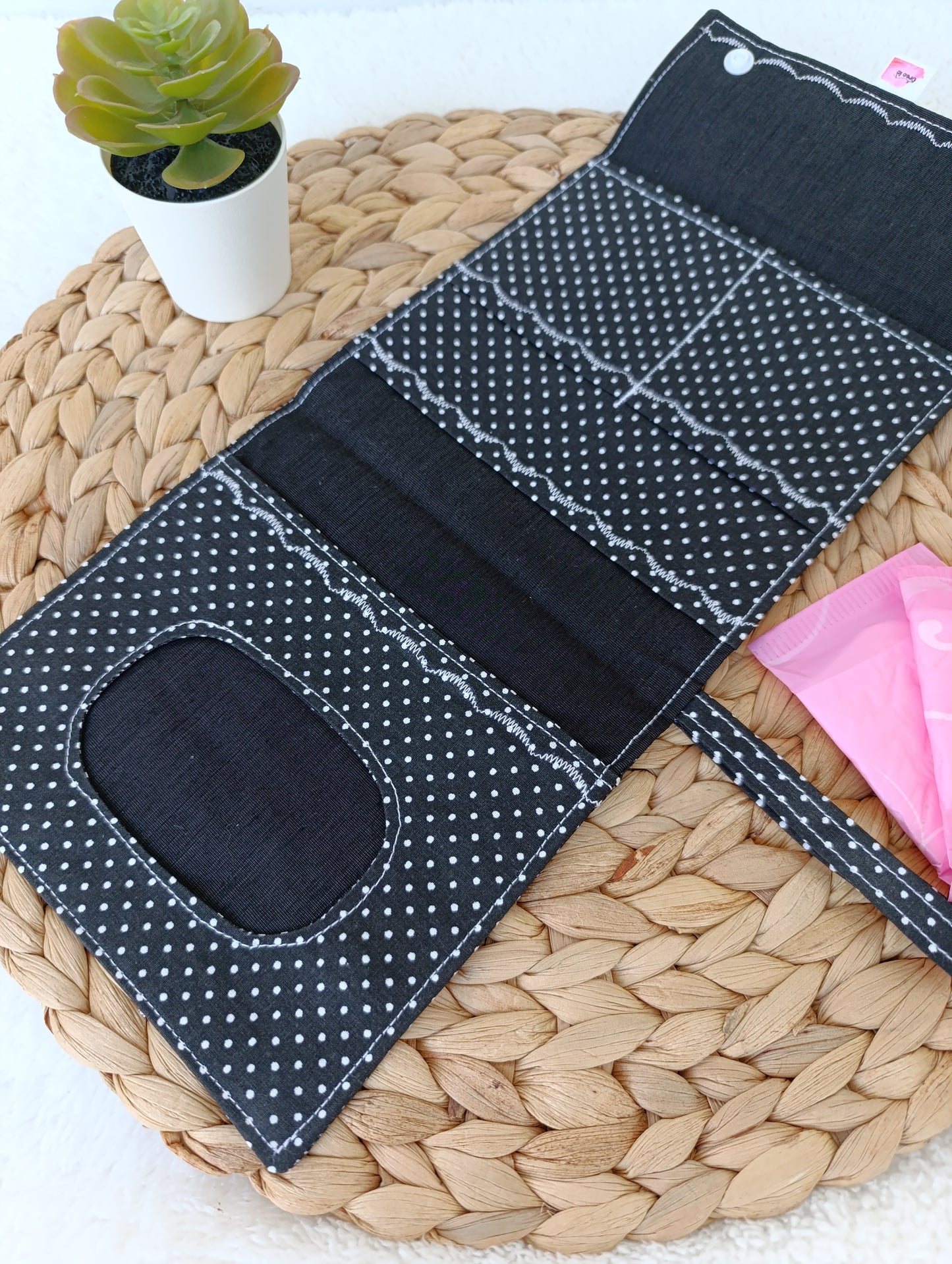 Pochette igiene NERA POIS in pronta consegna